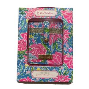 Lilly Pulitzer Rose And Gold Detailed Tech Pockets NEW